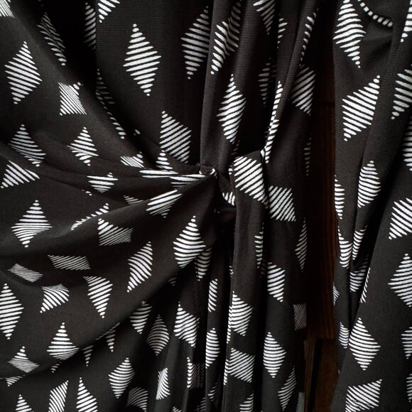 Anne Klein Black/White Geometric Print Stretch Knit Faux Wrap Dress - Women's 16 - Picture 5 of 10